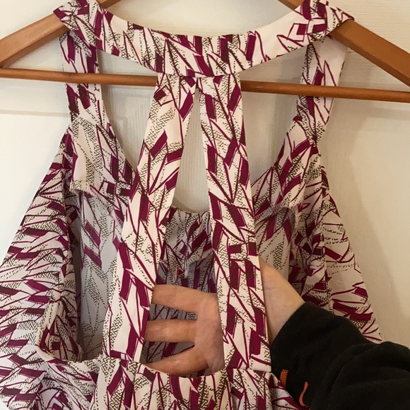 BCBGeneration Flowy Tank Top - Picture 3 of 9